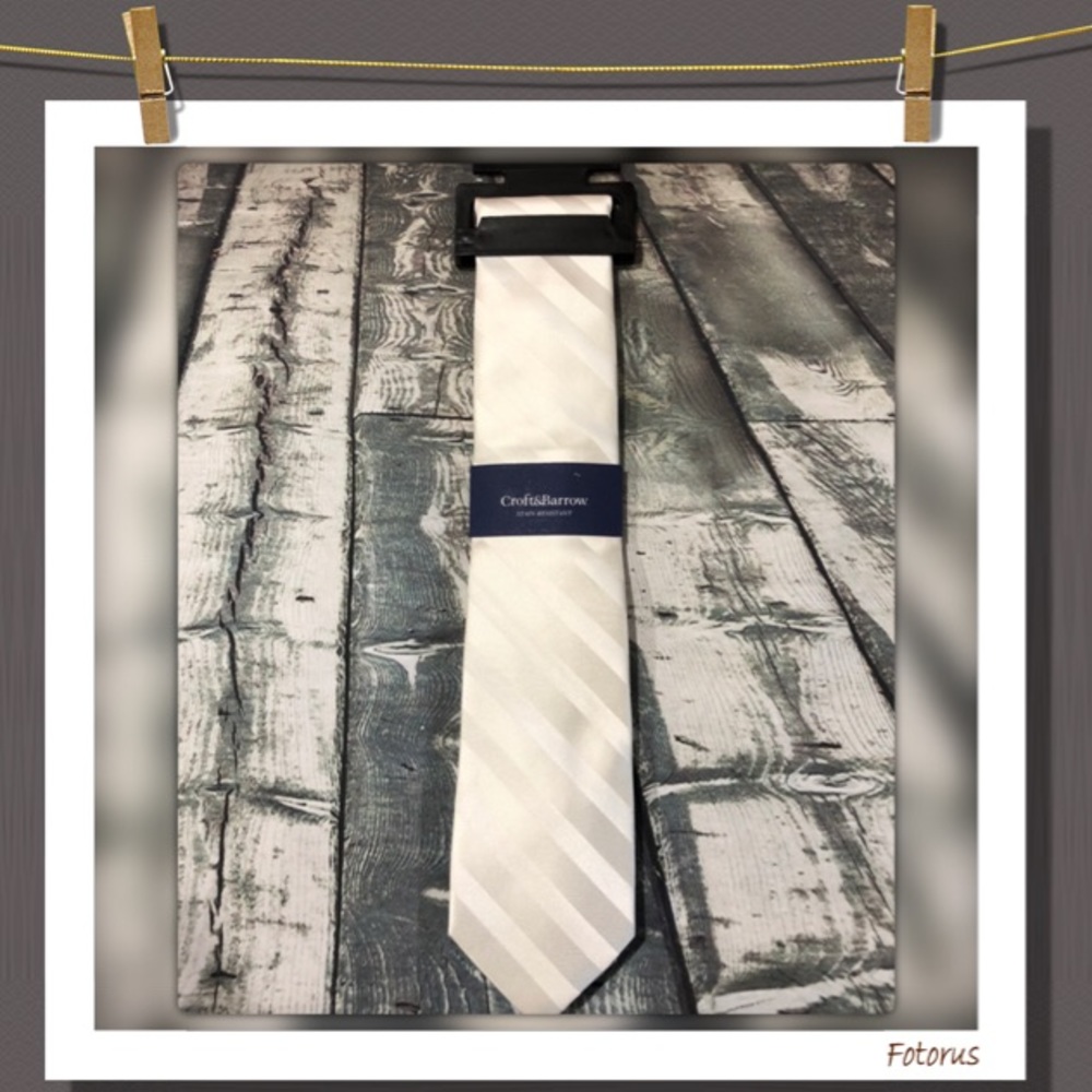 ๐ Menโs White Croft & Borrow Tie - Picture 3 of 6